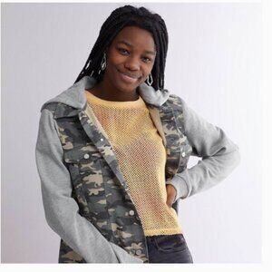 Gilded Intent by Buckle Distressed Camo Hoodie Jacket size medium